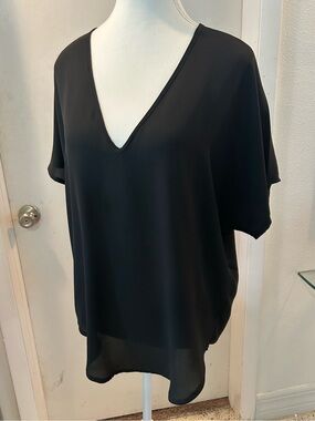 Lush Black V-Neck Short Sleeve Blouse